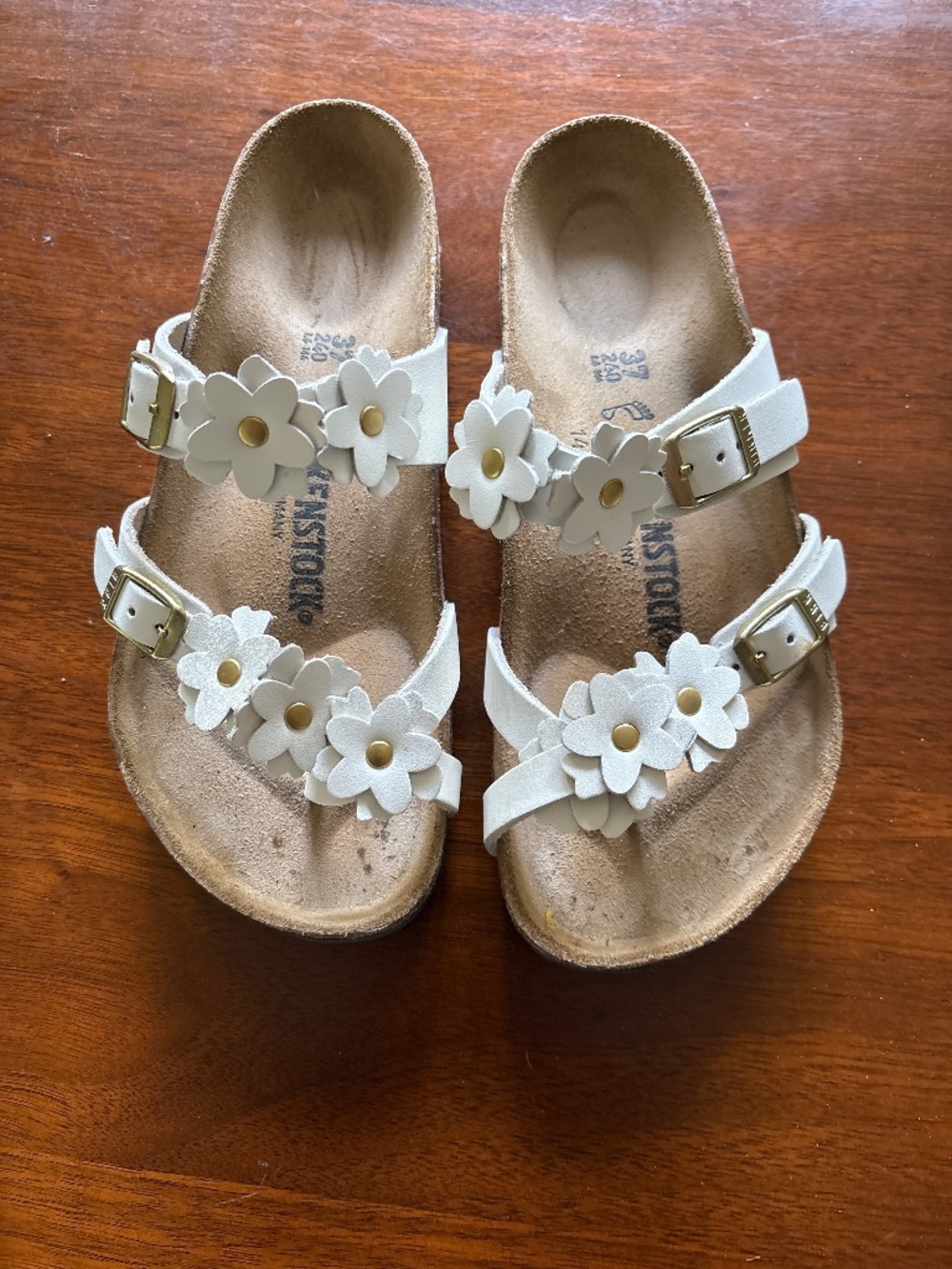 Sandals - Picture 1 of 3